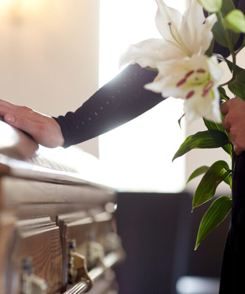 hvilken-paaklaedning-skal-man-have-paa-til-en-begravelse
