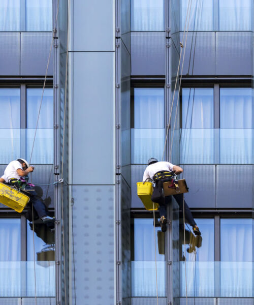 faa-pudset-dine-vinduer-af-en-professionel-vinduespudser