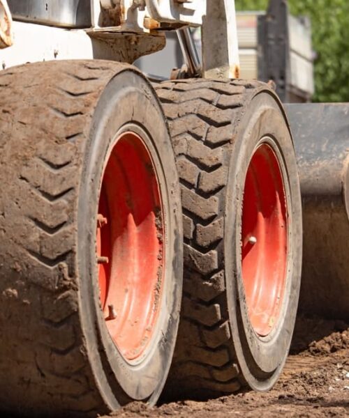 lej-en-minilaesser-og-goer-dit-anlaegsarbejde-effektivt-og-praecist