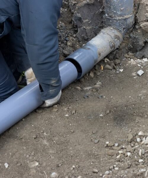 stoppet-kloak-her-er-firmaet-der-rykker-ud-doegnet-rundt