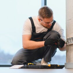 de-mest-almindelige-el-opgaver-i-hjemmet-og-hvornaar-du-boer-ringe-til-en-elektriker